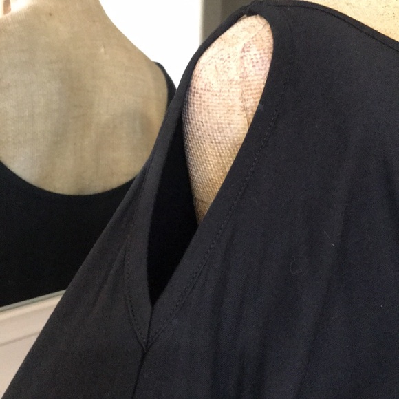 Boston Proper  Keyhole Front Black Cold Shoulder Top Ruched Waist NWOT Sz Small - Picture 3 of 6